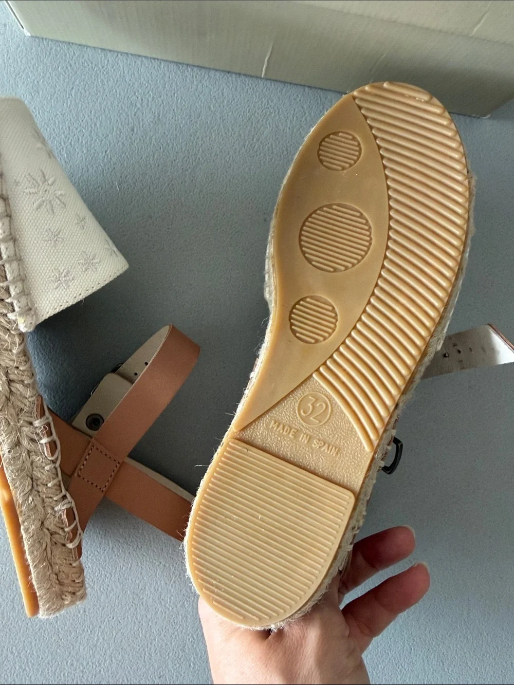 Bonpoint Little Girls White & Tan Espadrille Sandals